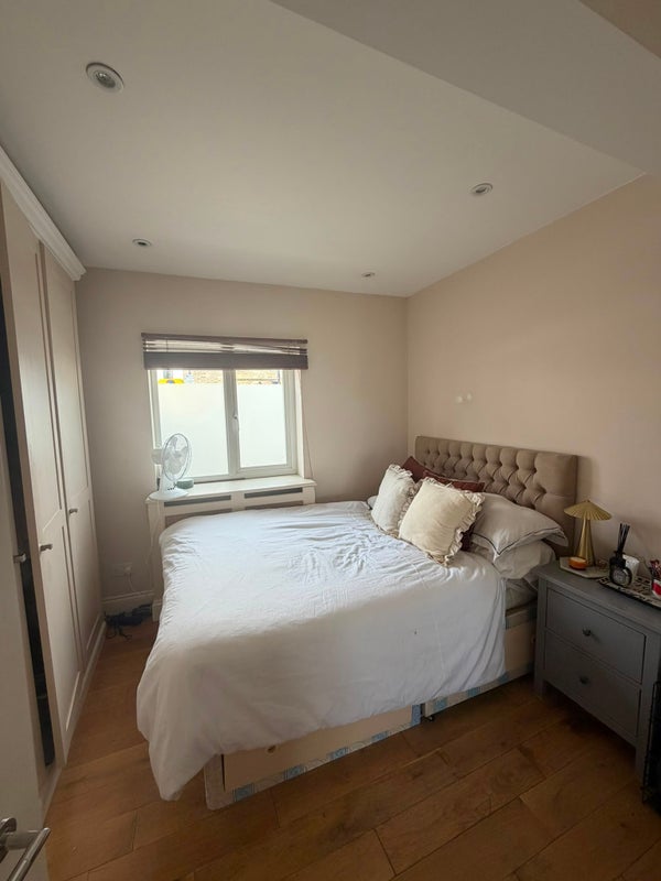 Room Munster Road in Greater London