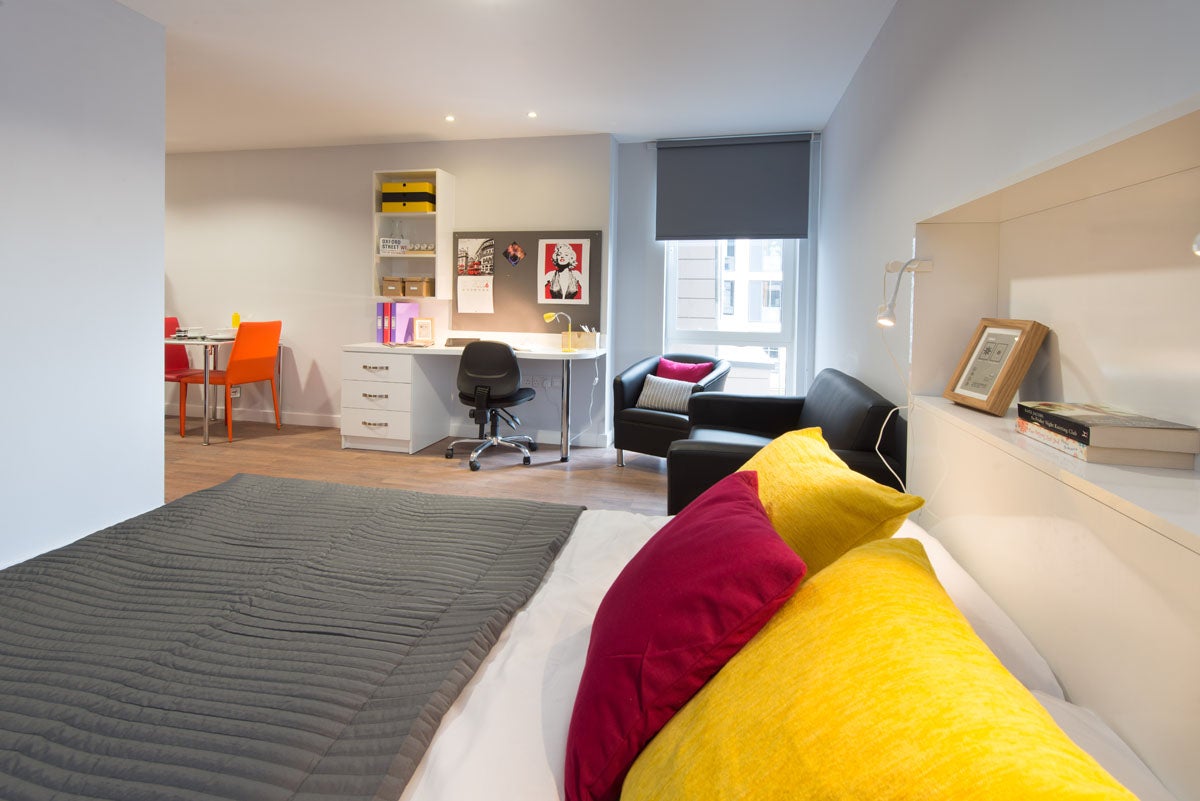 Room Stockwell Green in Greater London
