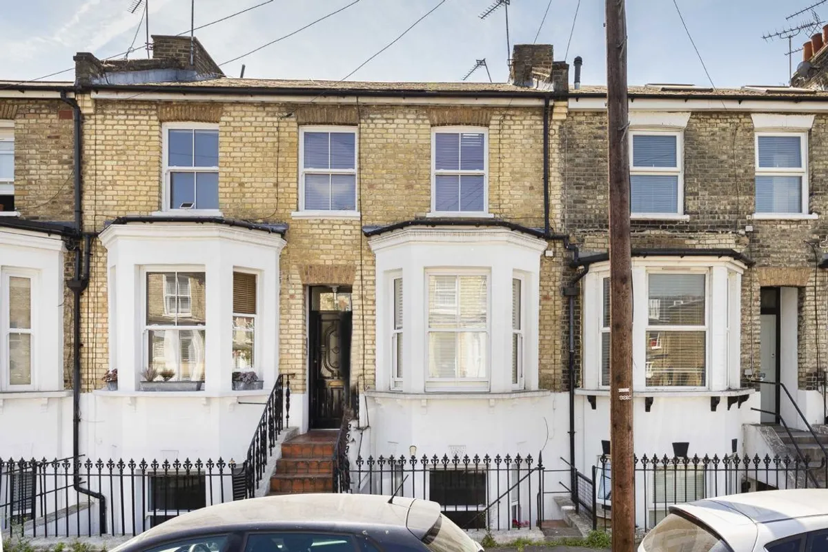 House Coombe Road in Greater London