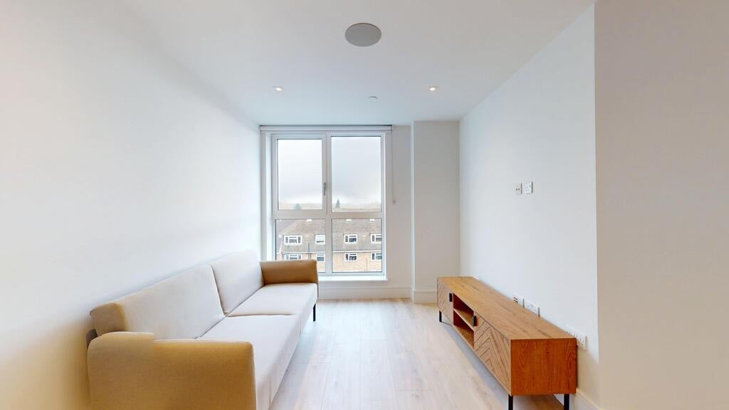 Flat Beverley Way in Greater London