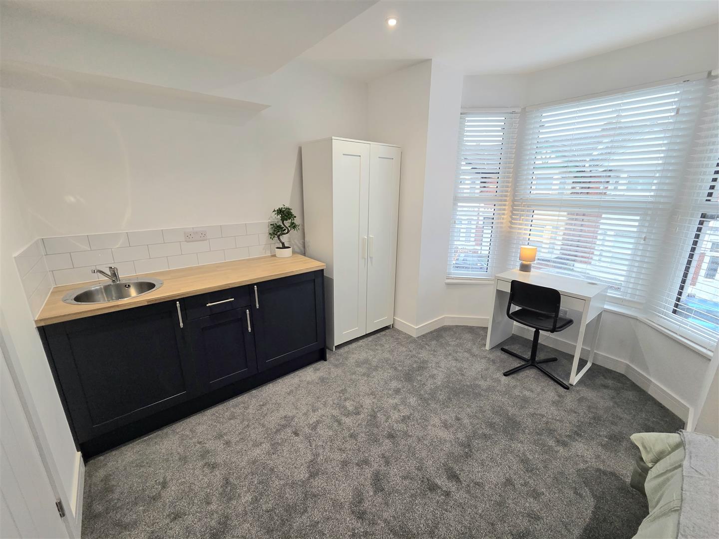 Flat Oriel Road in Portsmouth