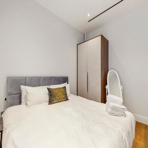 Flat Chancery Lane in City of London