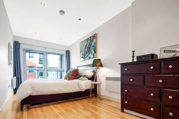 Flat Southgate Road in Greater London