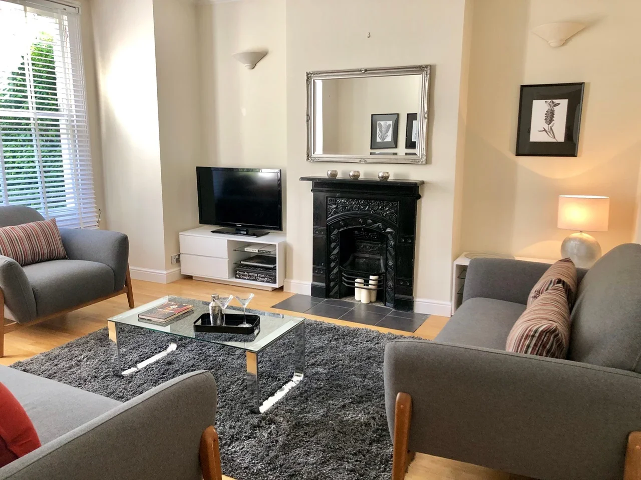 Flat Sternhold Avenue in Greater London