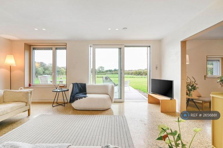 House Rose Hill in Wealden