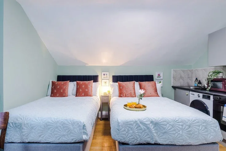 Room Park Drive in Royal Leamington Spa