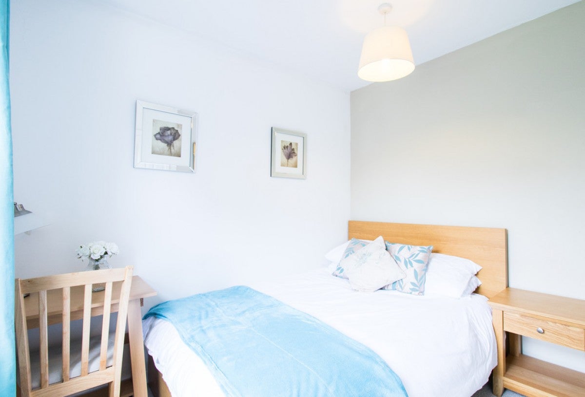 Room Hamilton Road in Reading