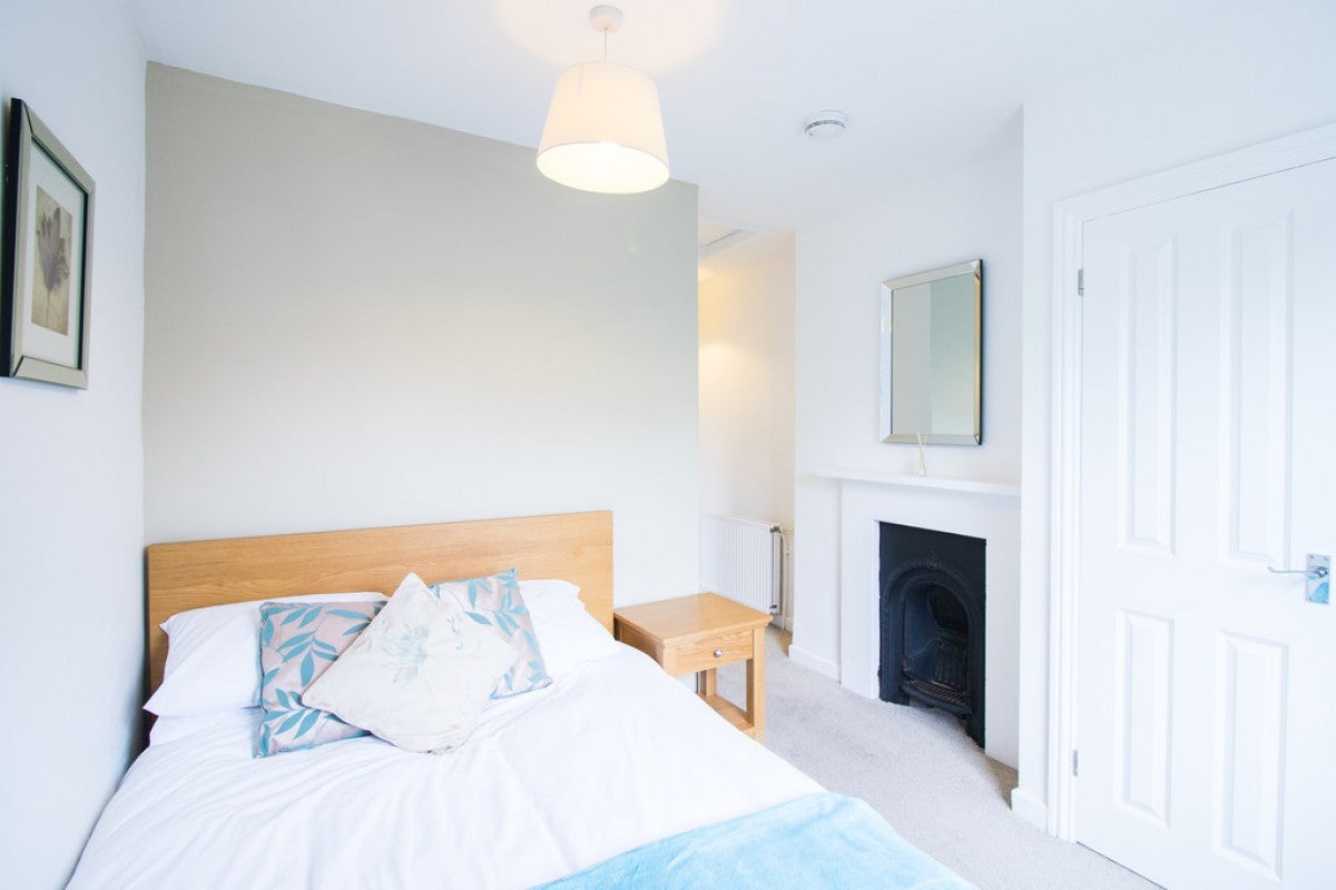 Room Hamilton Road in Reading