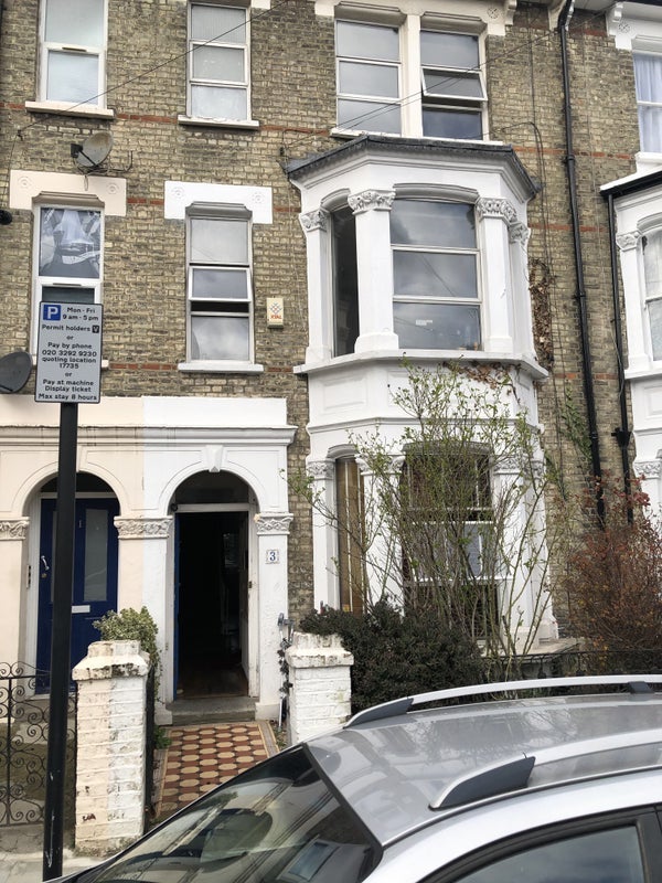 Room Davisville Road in Greater London