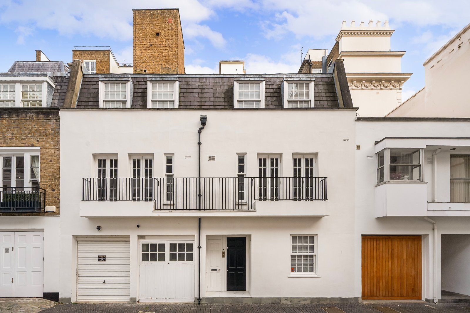House Eaton Place in City of Westminster