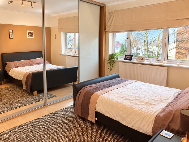 Room Glenhurst Road in Greater London