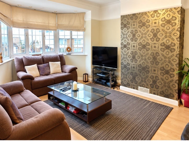 Room Glenhurst Road in Greater London