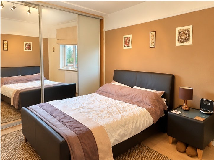 Room Glenhurst Road in Greater London