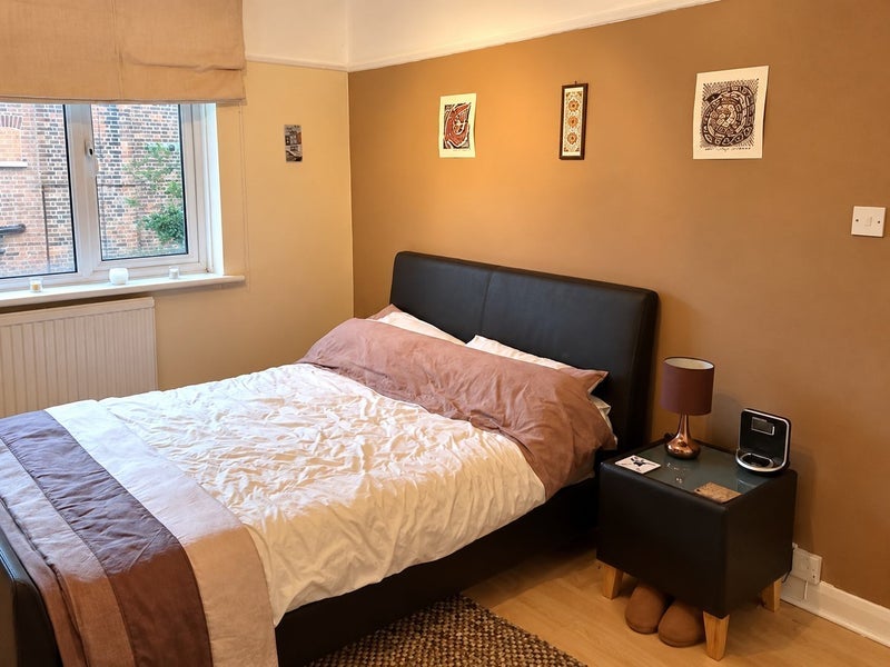 Room Glenhurst Road in Greater London