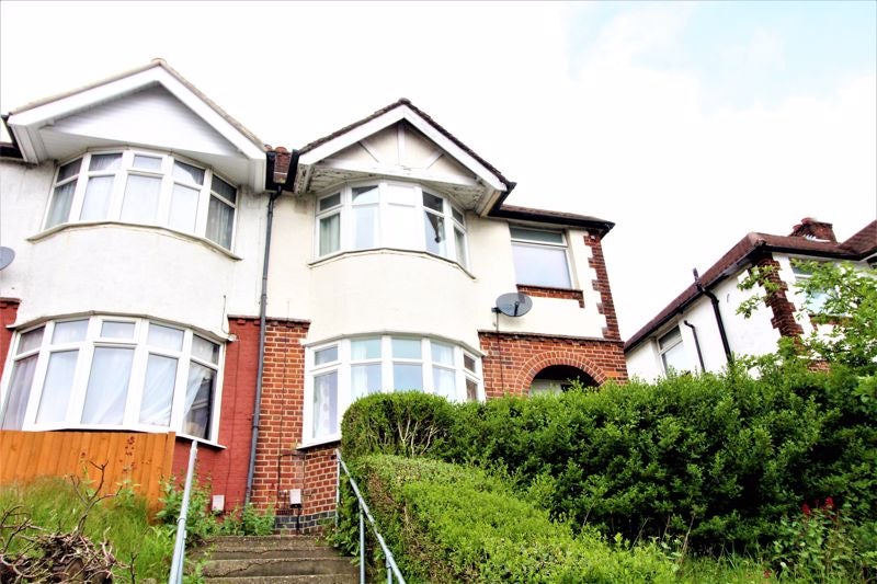House Crawley Green Road in Luton