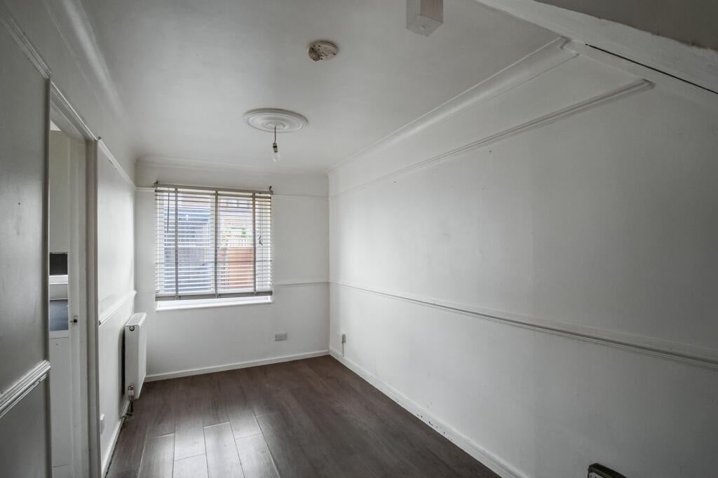 House Oakley Close in Greater London