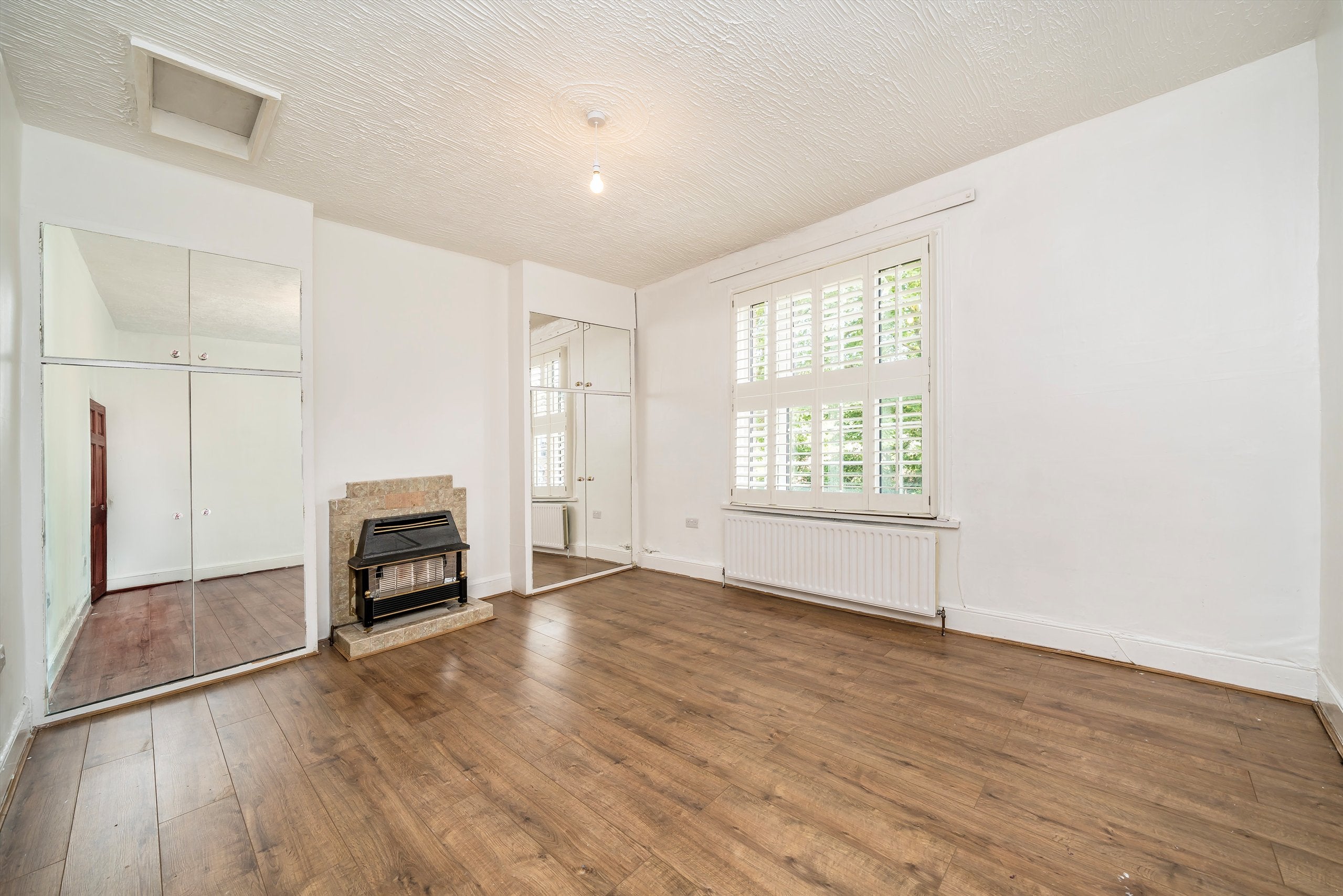 Flat Charlton Lane in Greater London