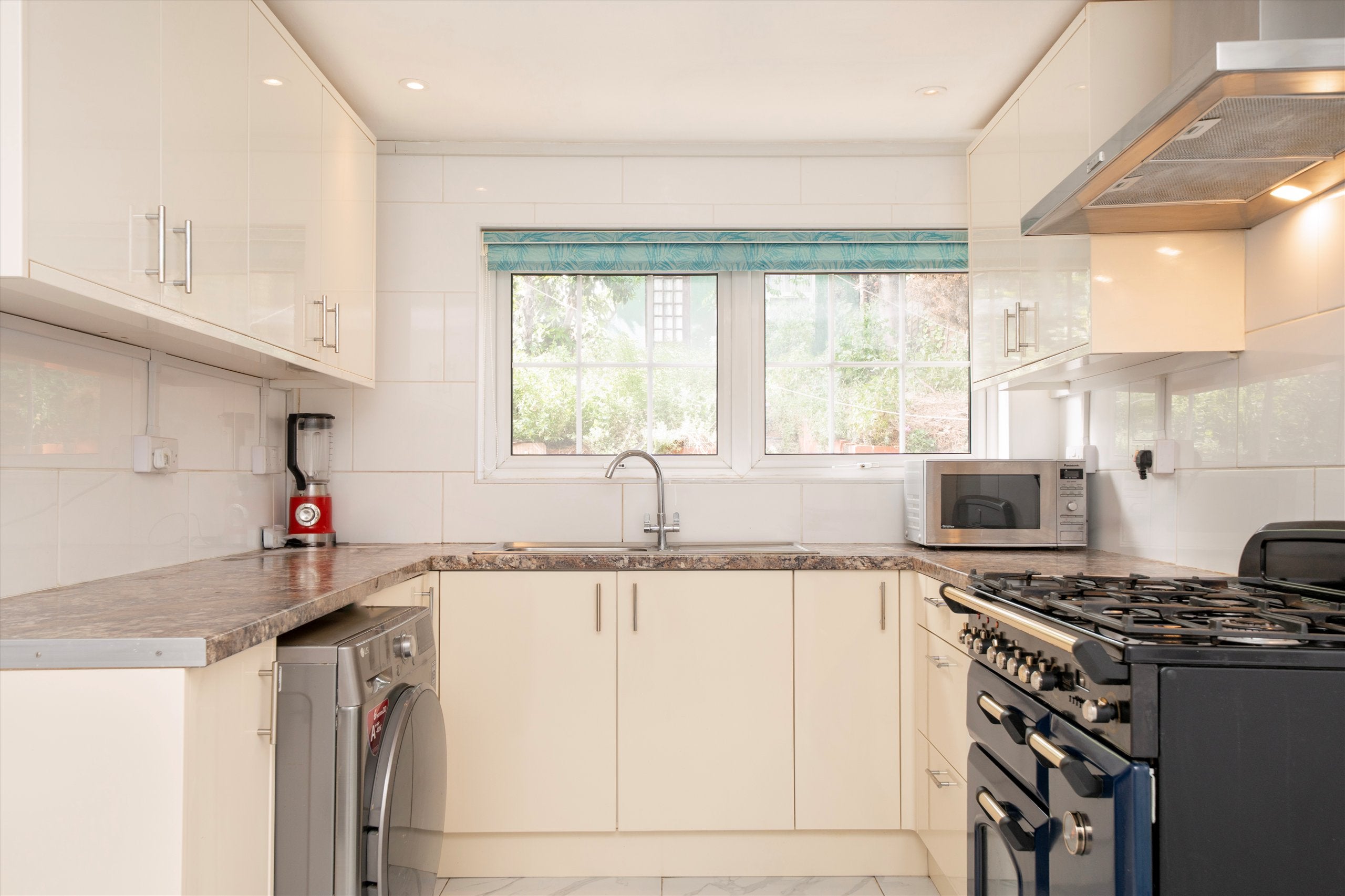 Flat Charlton Lane in Greater London