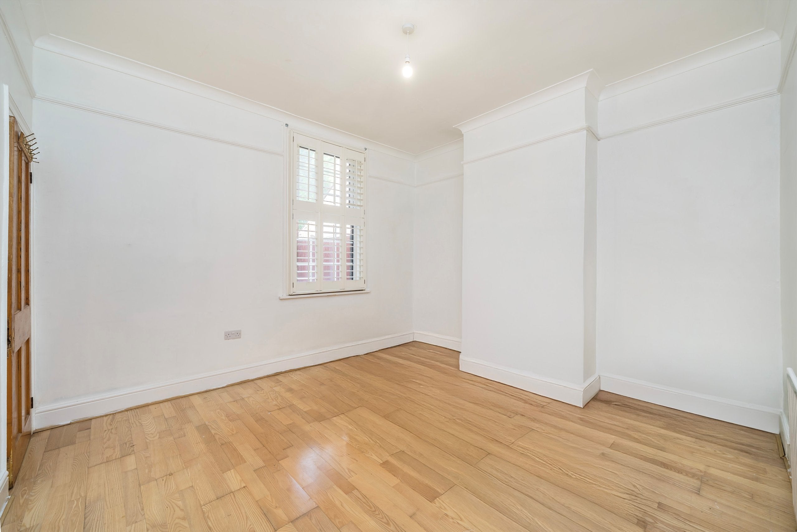 Flat Charlton Lane in Greater London