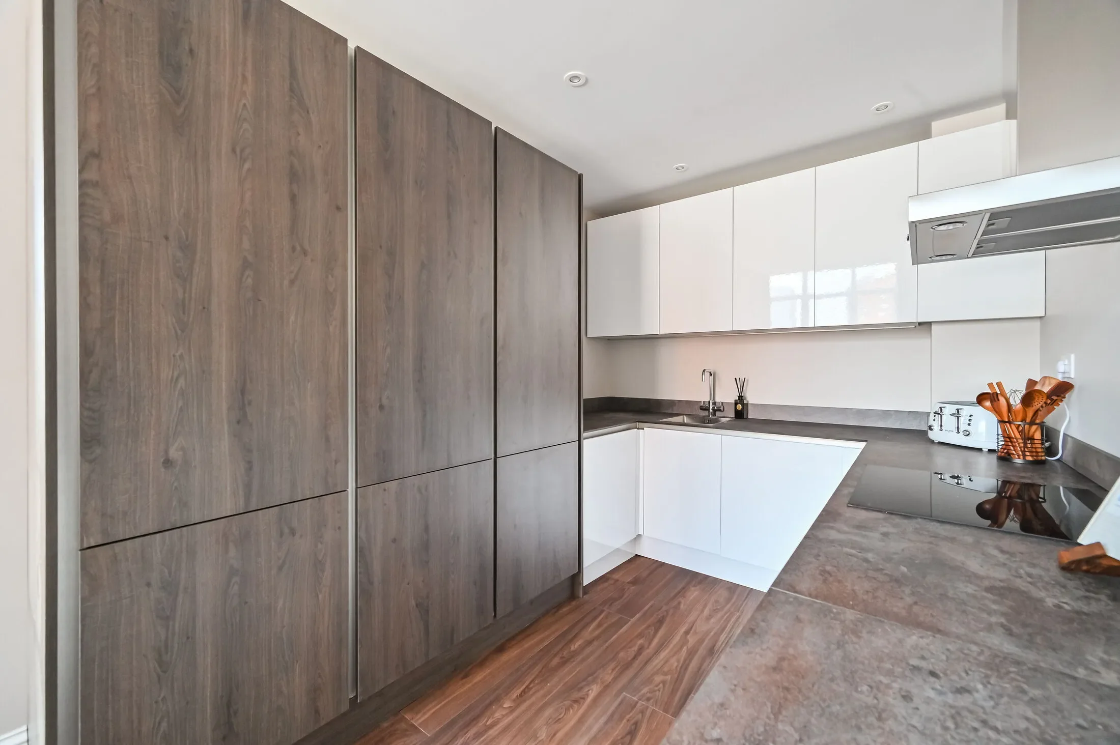 Flat Dingley Road in Greater London