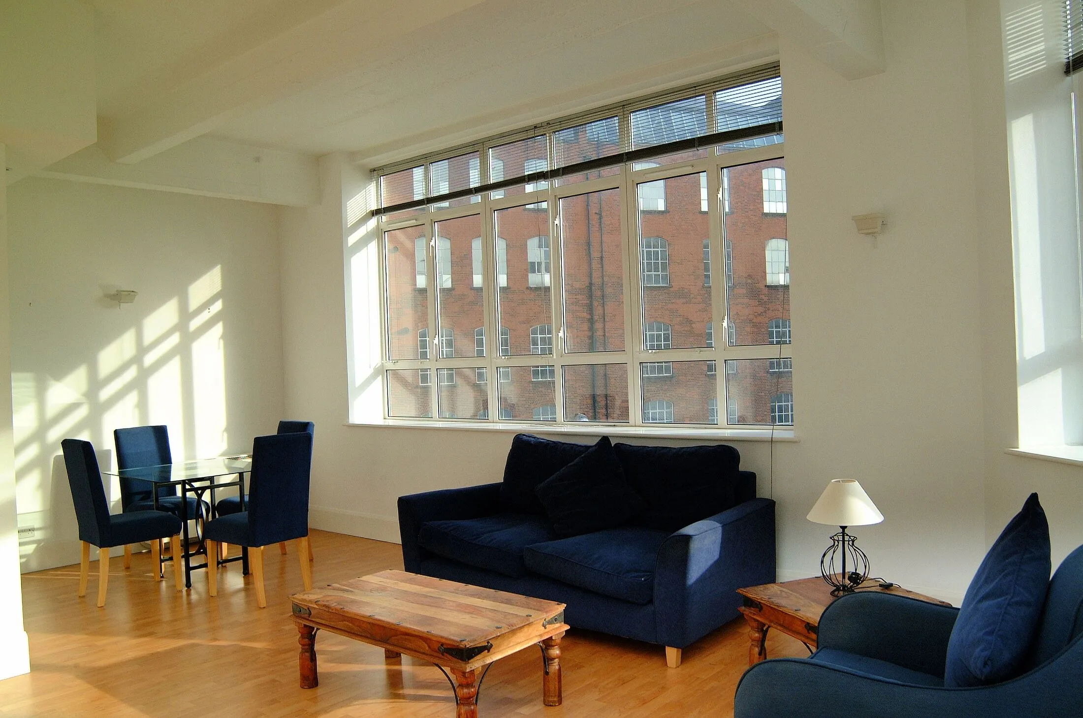 Flat Dingley Road in Greater London