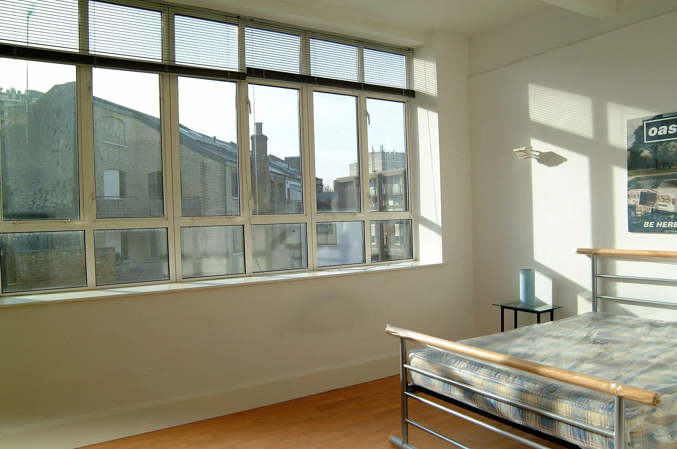 Flat Dingley Road in Greater London