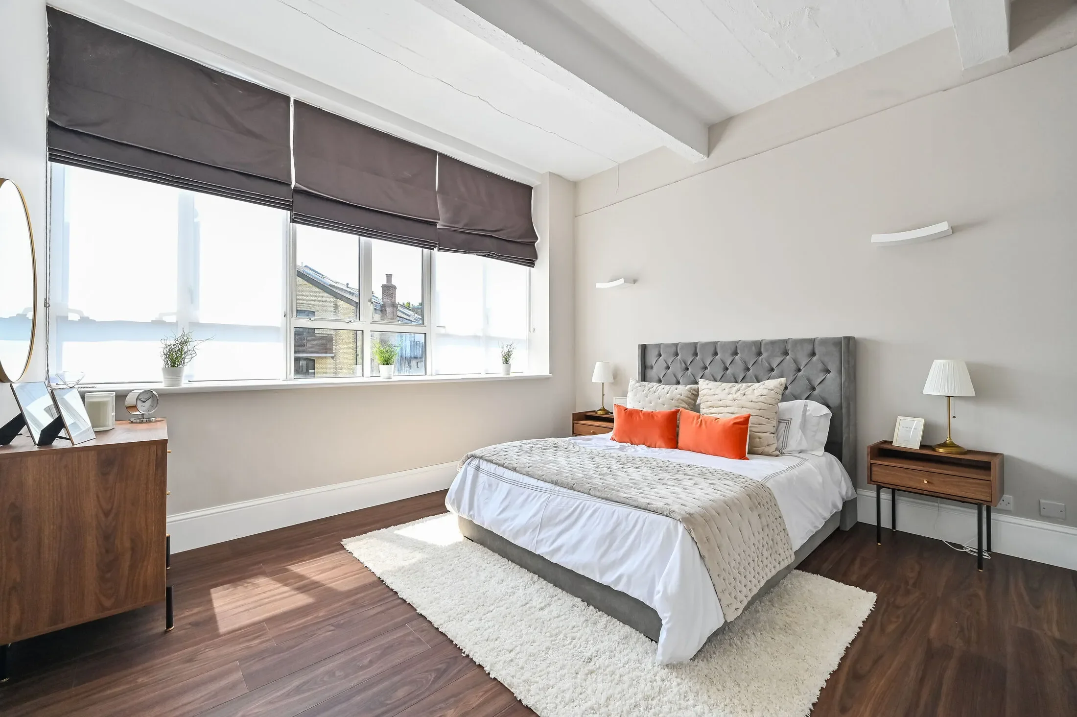 Flat Dingley Road in Greater London