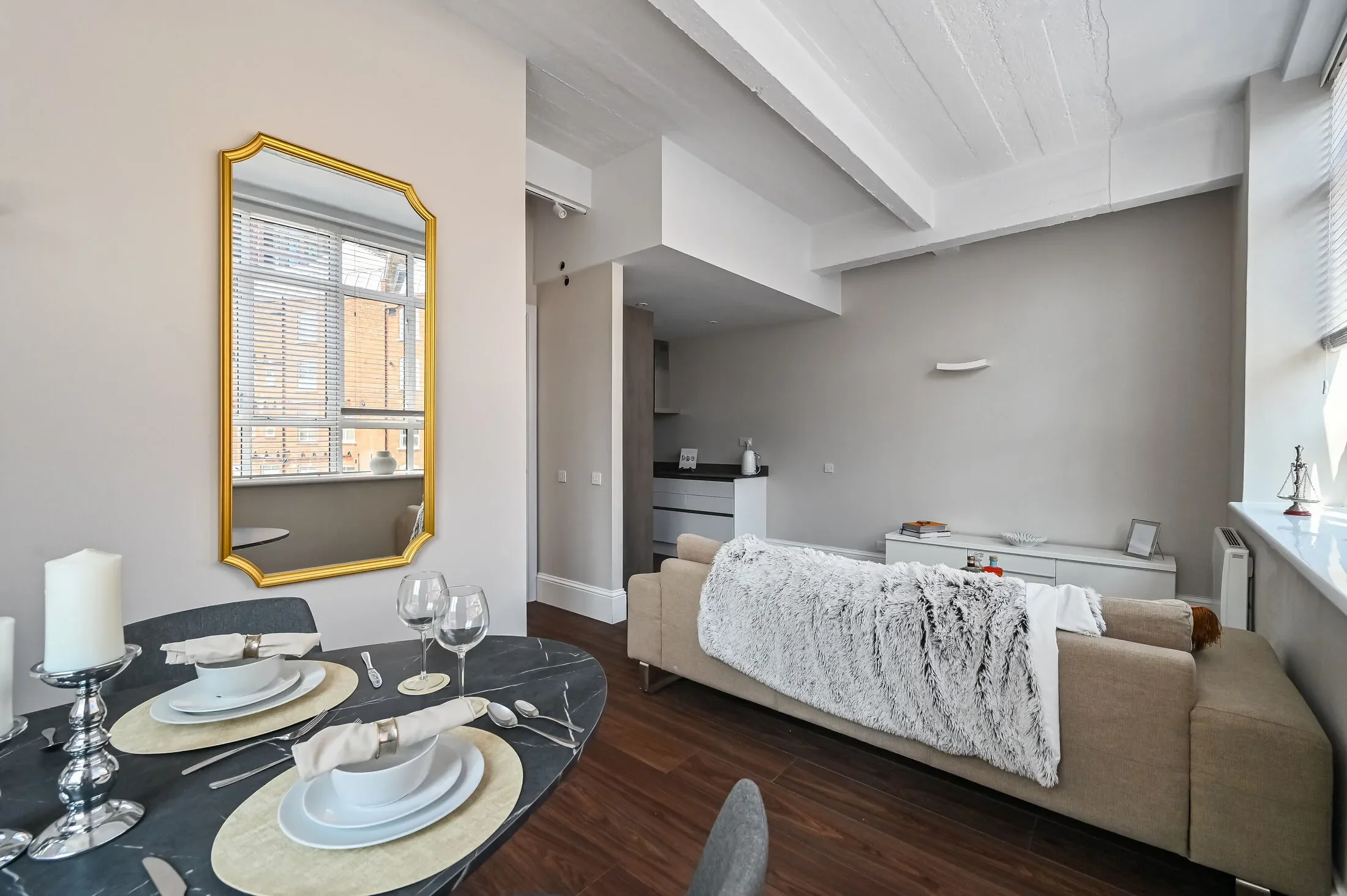 Flat Dingley Road in Greater London