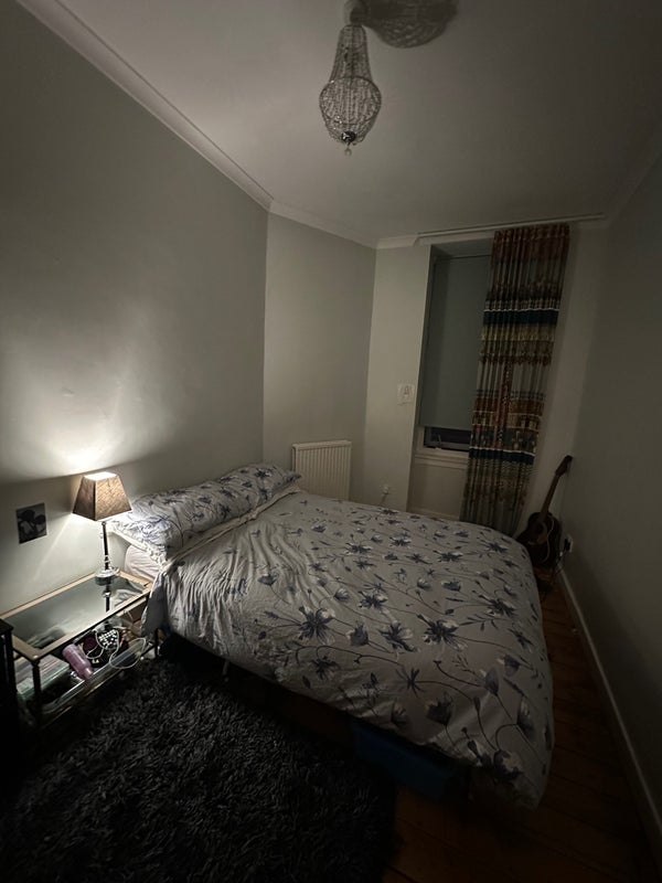 Room Main Street in Glasgow