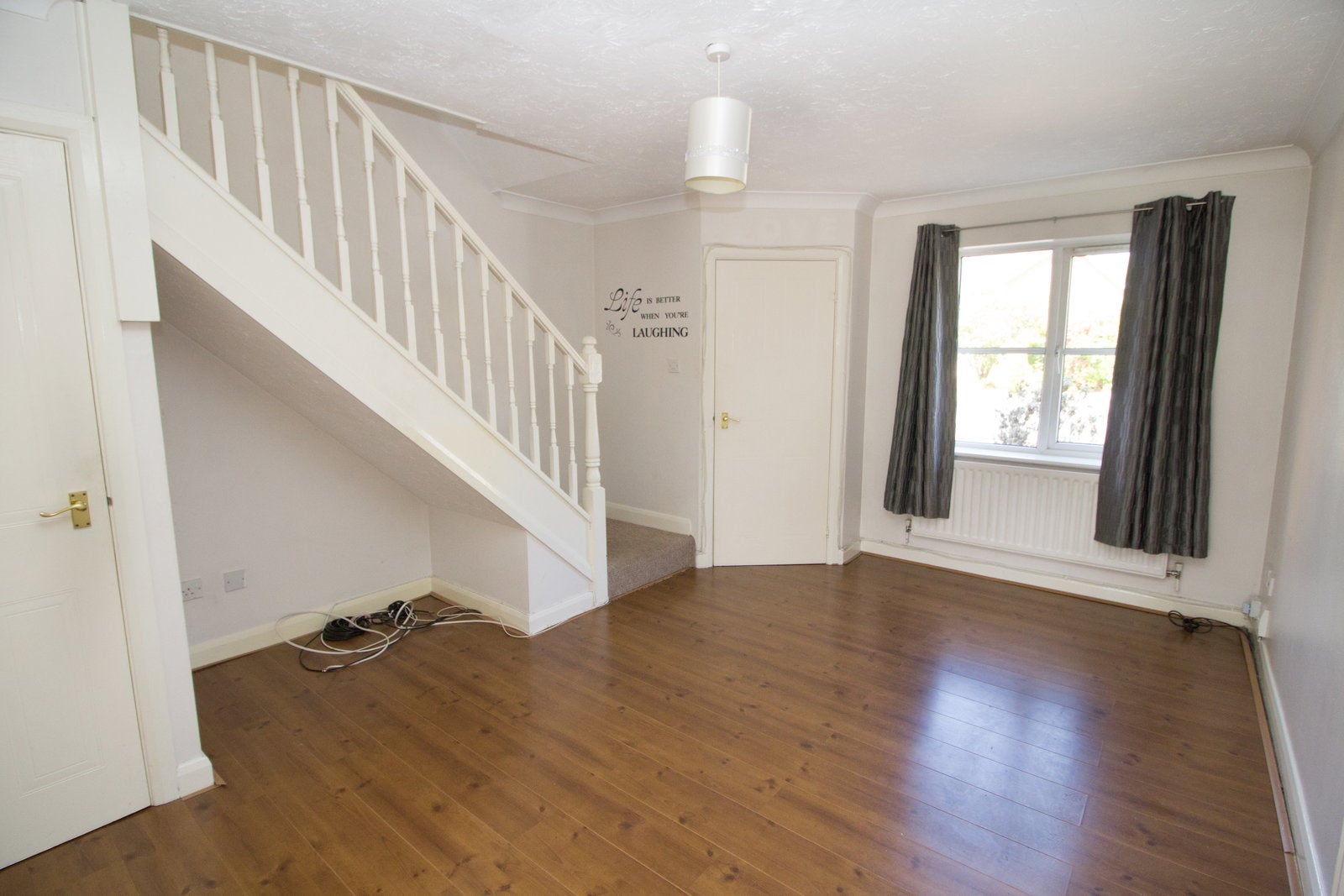 Flat Hollington Drive in Cardiff