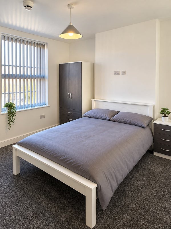 Room Isandula Road in Nottingham