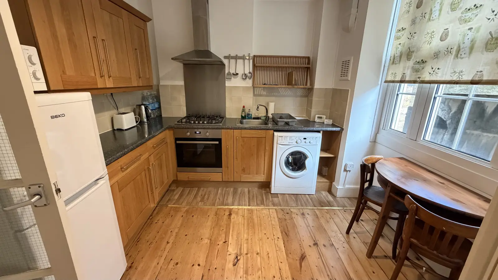 Flat Comeragh Road in Greater London
