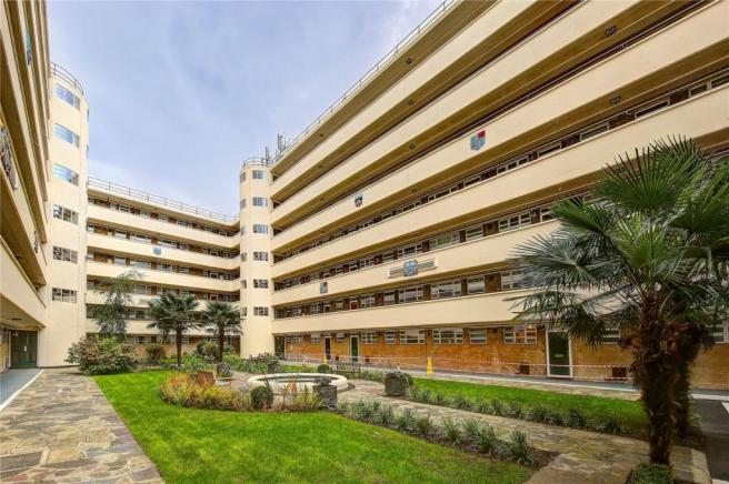 Flat Lichfield Court in Greater London