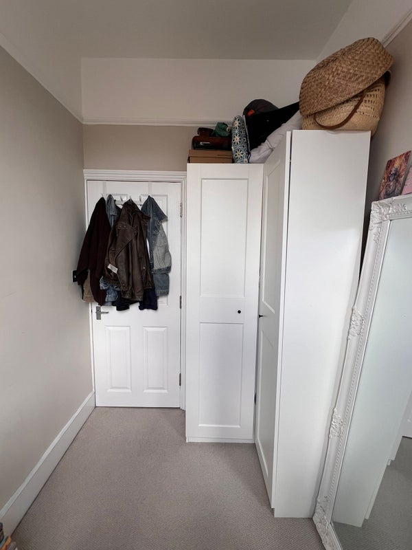 Flat Bickersteth Road in Greater London