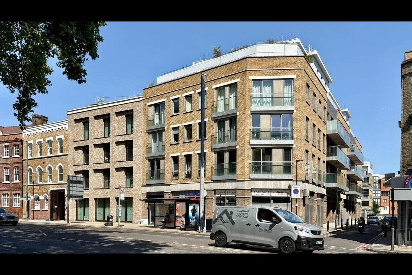 Flat Commercial Road in Greater London