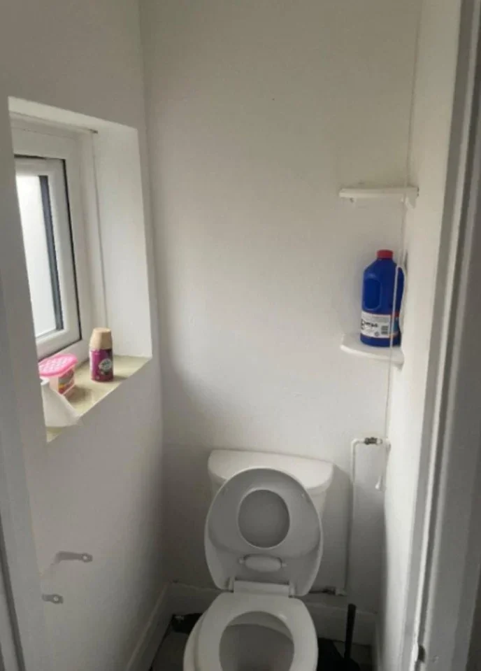 Room North Circular Road in Greater London