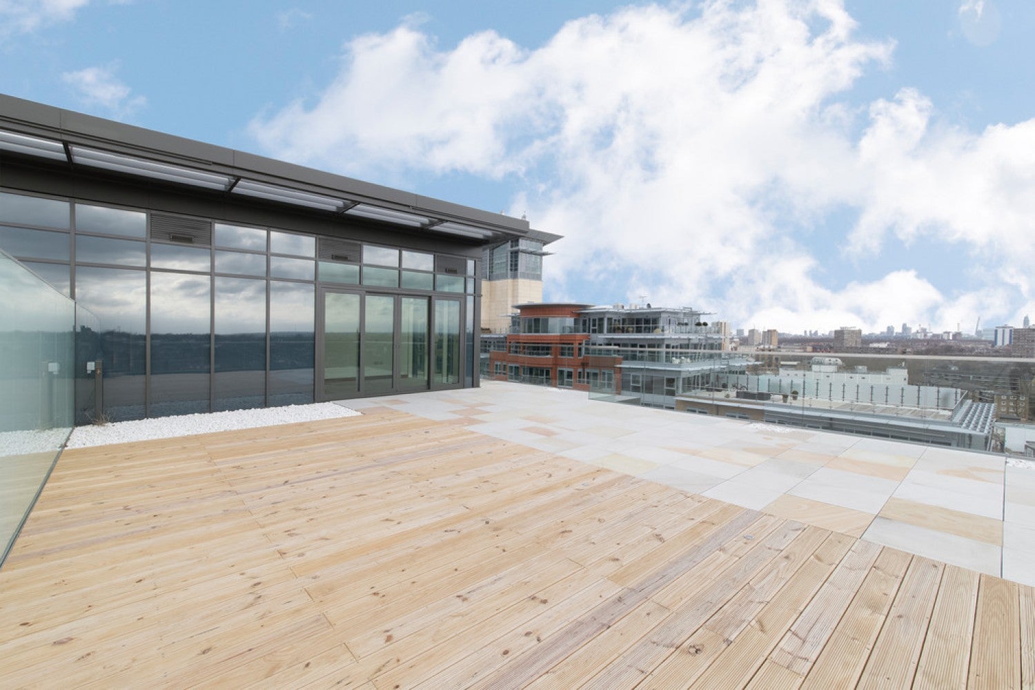 Flat Juniper Drive in Greater London