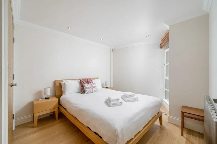 Flat Gough Square in City of London