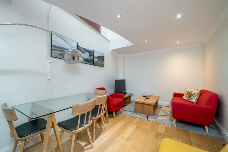 Flat Gough Square in City of London