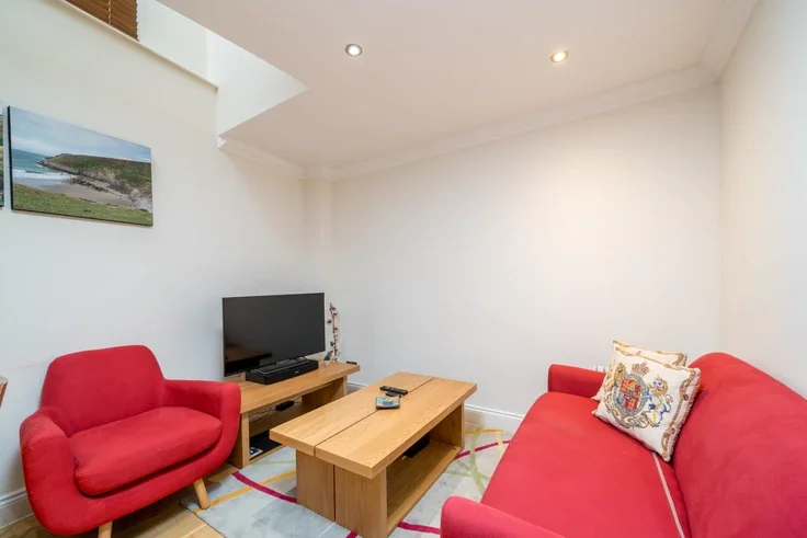 Flat Gough Square in City of London