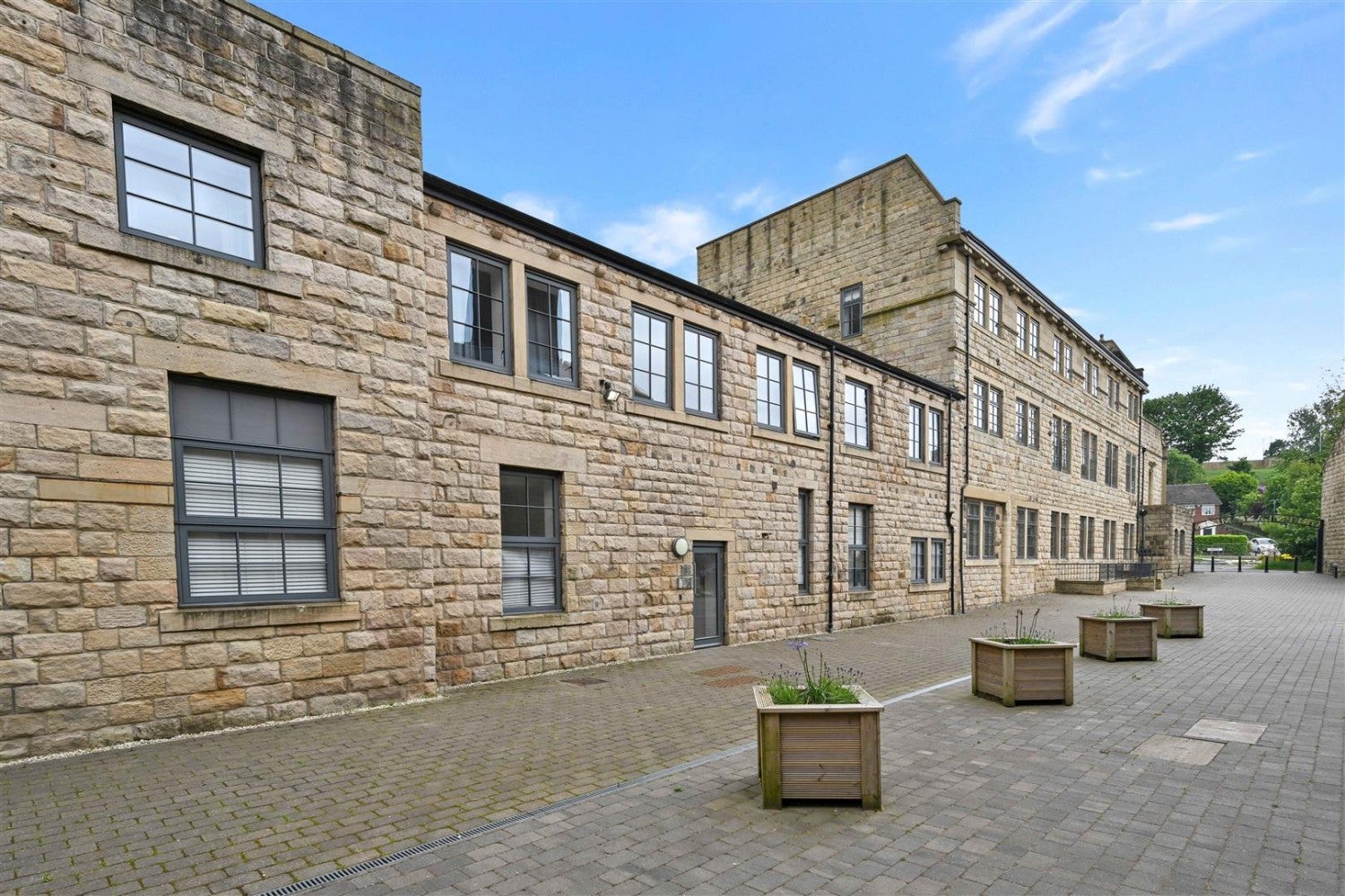 Flat Dyehouse Walk in Leeds