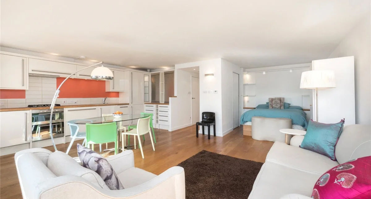 Flat Gresse Street in City of Westminster