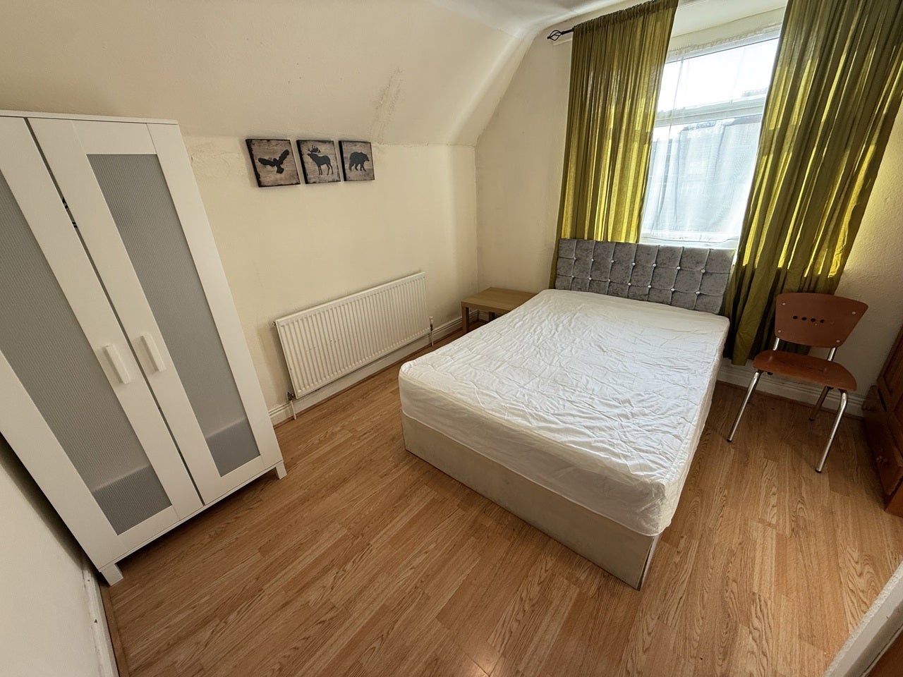 Flat Beckingham Road in Leicester