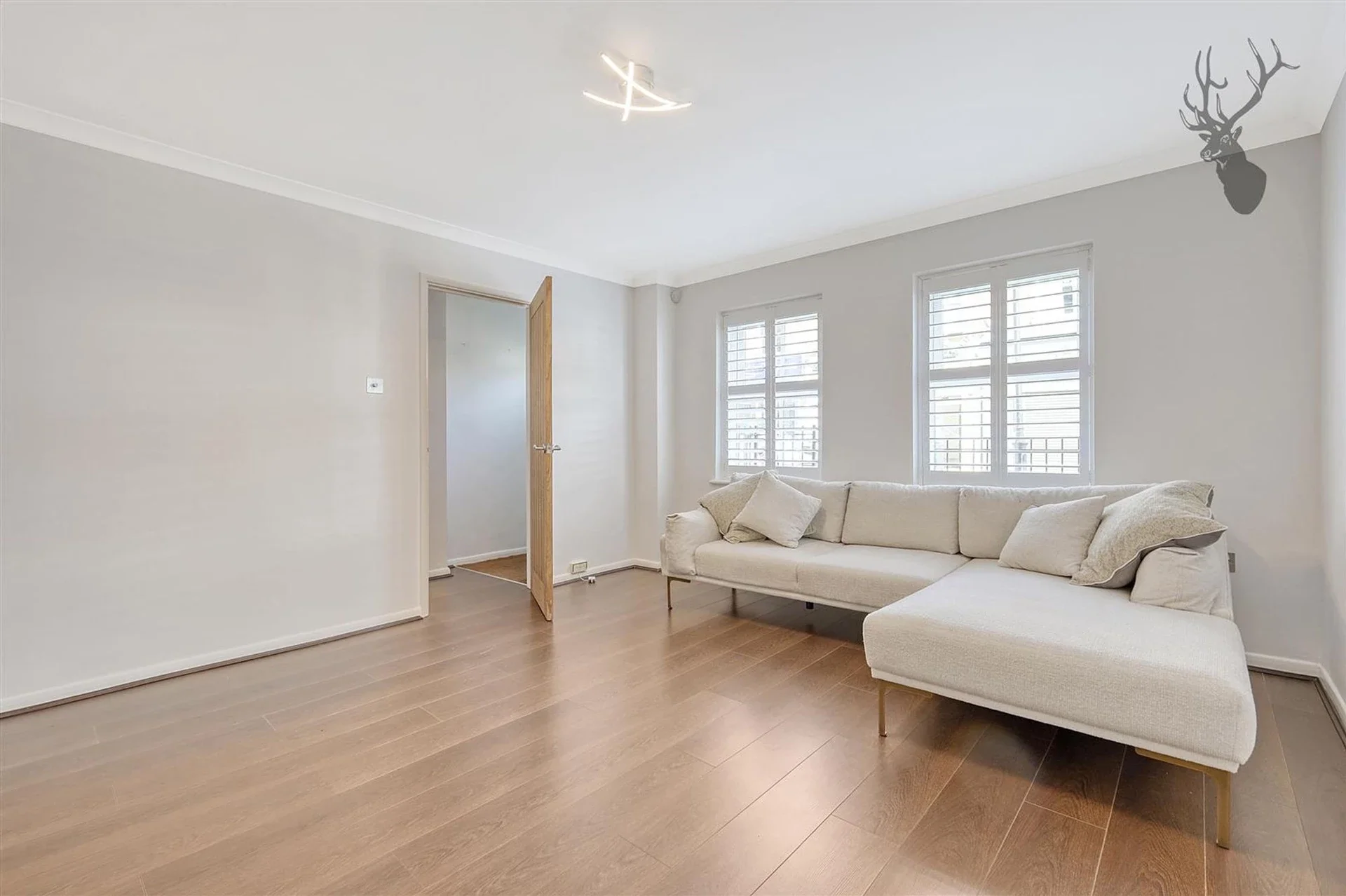 Flat Court Yard in Greater London