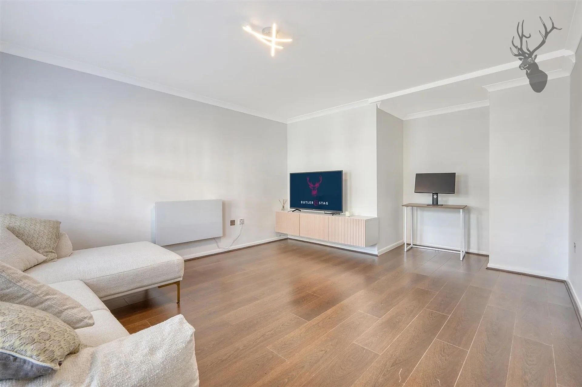 Flat Court Yard in Greater London