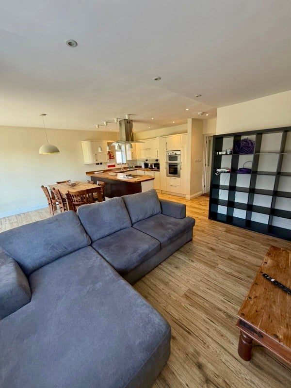 House Sunrise Avenue in Chelmsford