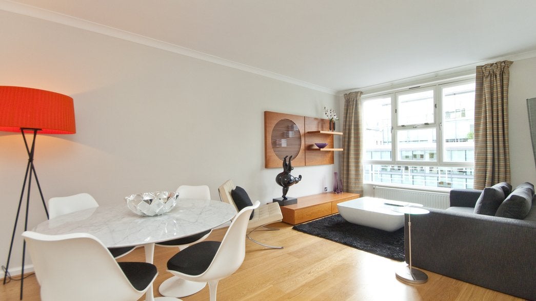 Flat Ebury Street in City of Westminster