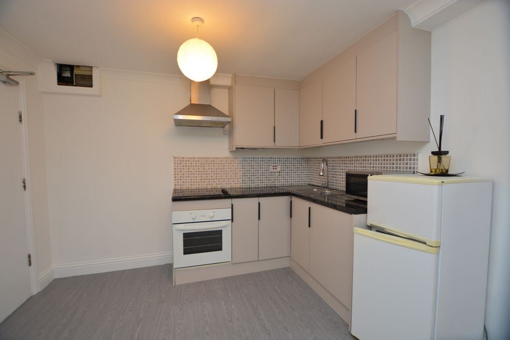 Flat Albert Street in Slough