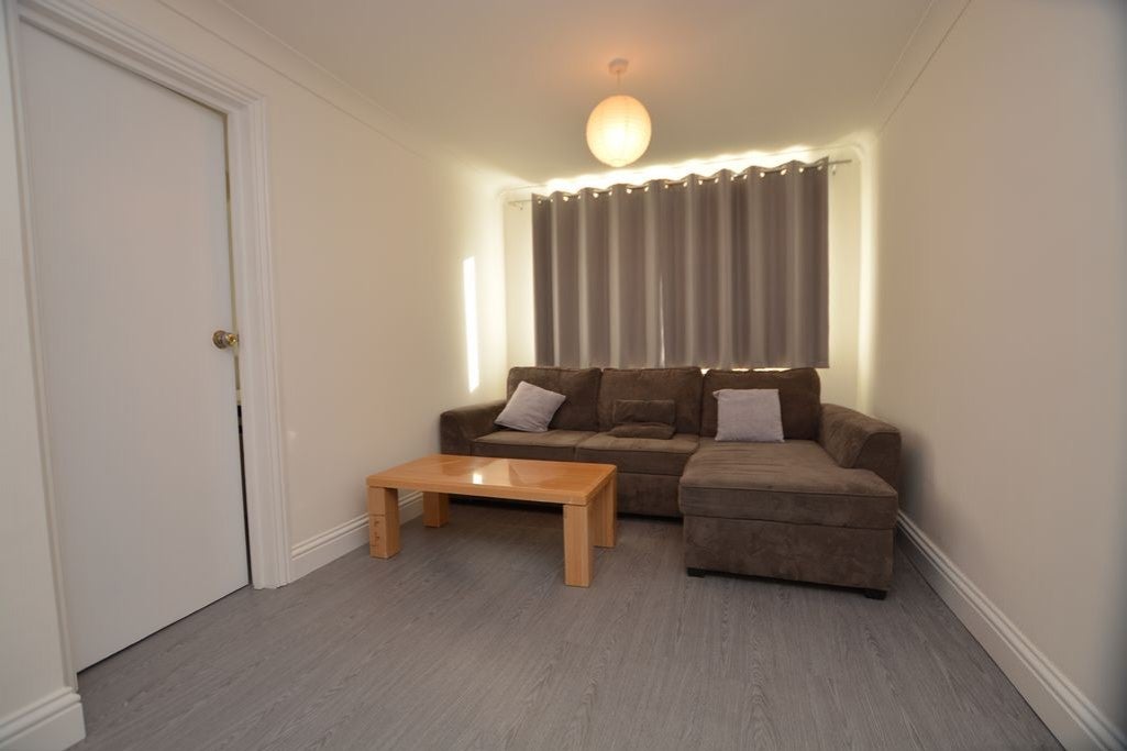 Flat Albert Street in Slough
