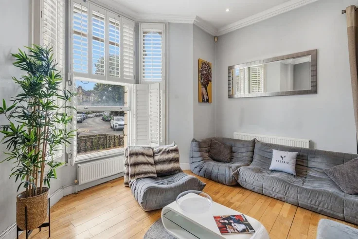 Flat Bedford Road in Greater London